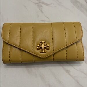 Tory Burch Kira Quilted Wallet